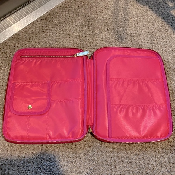 Lilly Pulitzer Agenda Folio - Picture 2 of 3